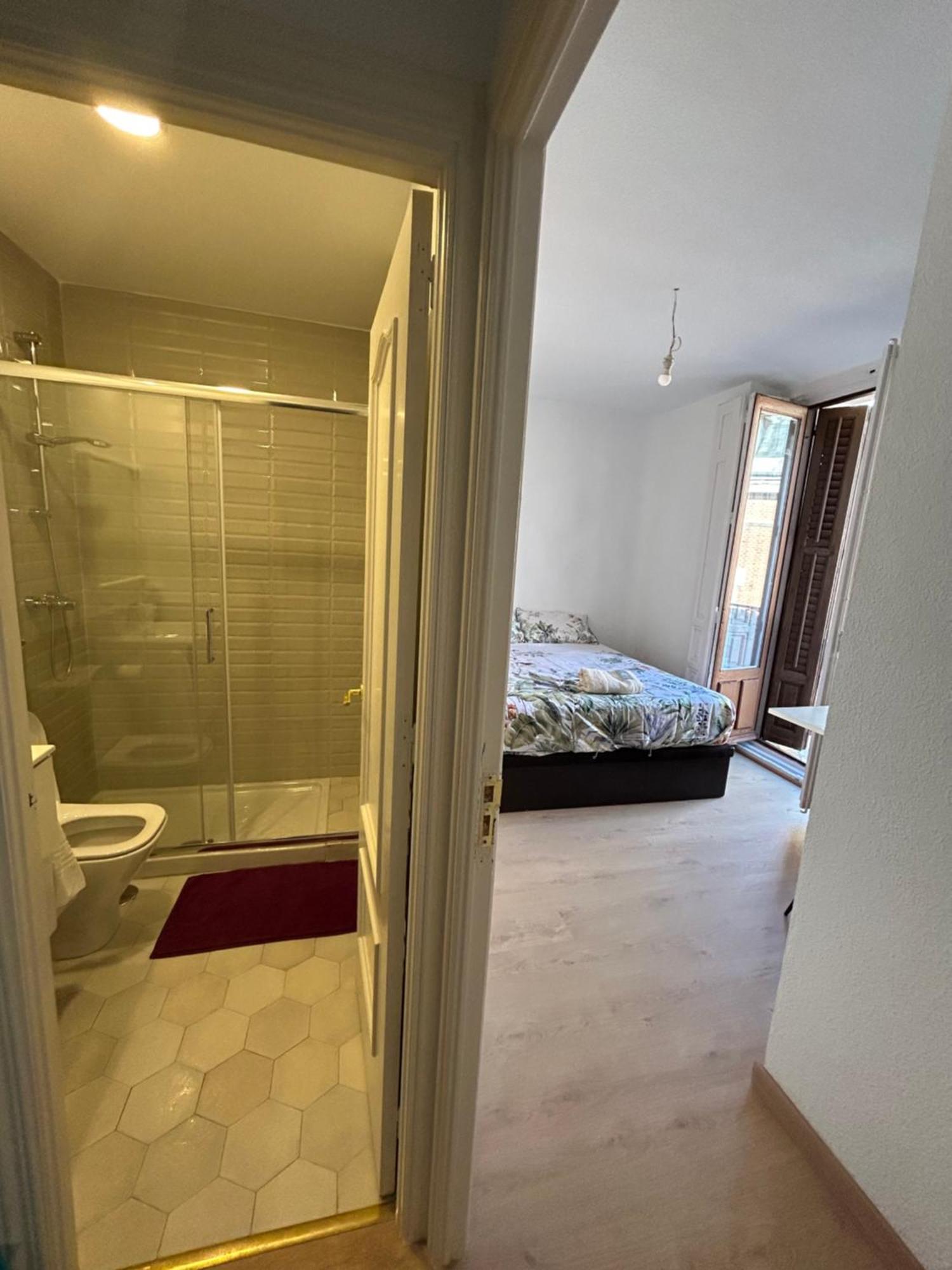 Room In Plaza Mayor Мадрид Экстерьер фото